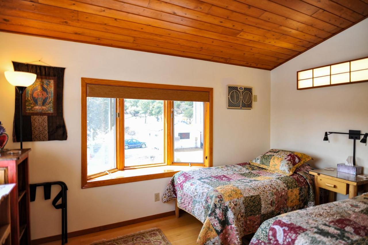 Апартаменты Heart And Wings Retreat Center Силвер-Сити Экстерьер фото