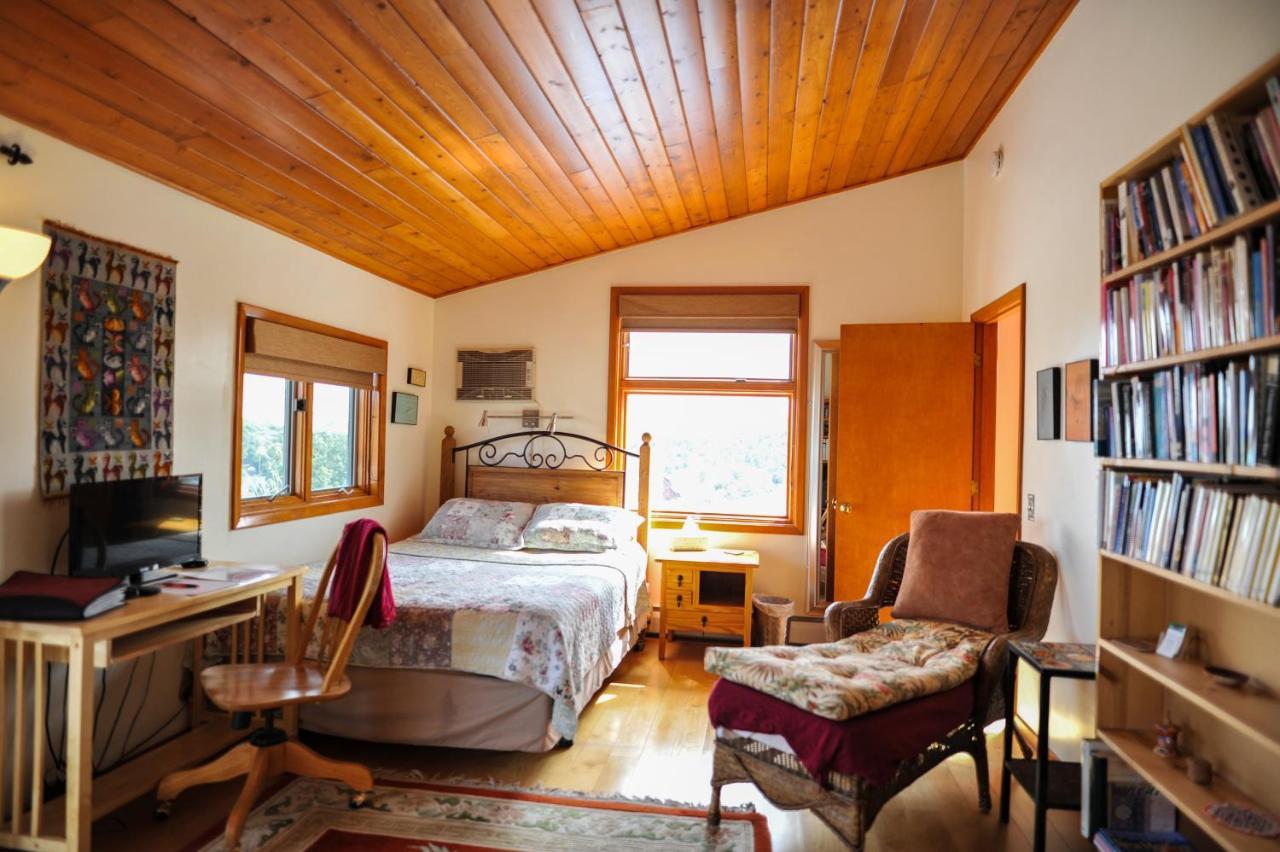 Апартаменты Heart And Wings Retreat Center Силвер-Сити Экстерьер фото